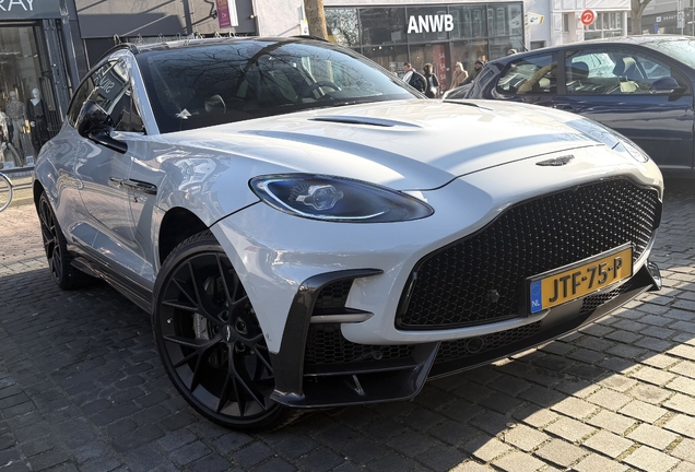Aston Martin DBX S