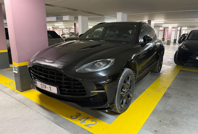 Aston Martin DBX707