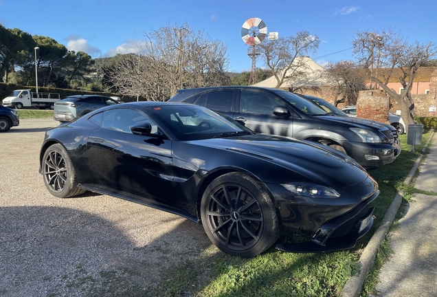 Aston Martin V8 Vantage 2018
