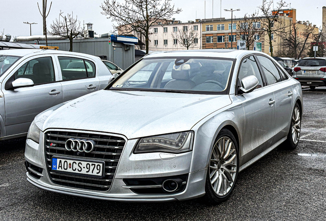 Audi S8 D4