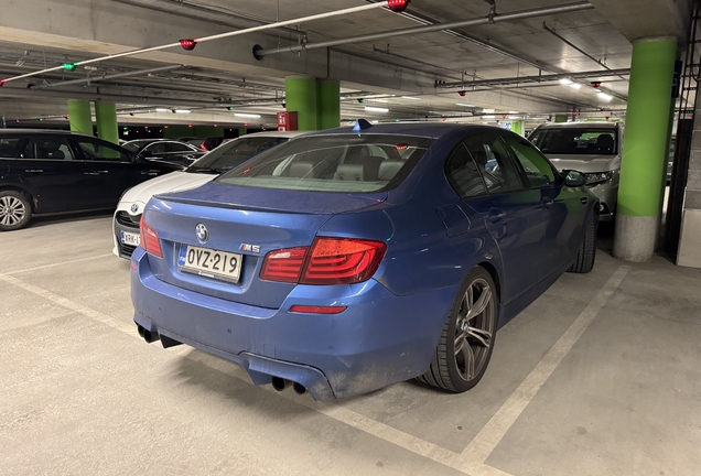 BMW M5 F10 2011