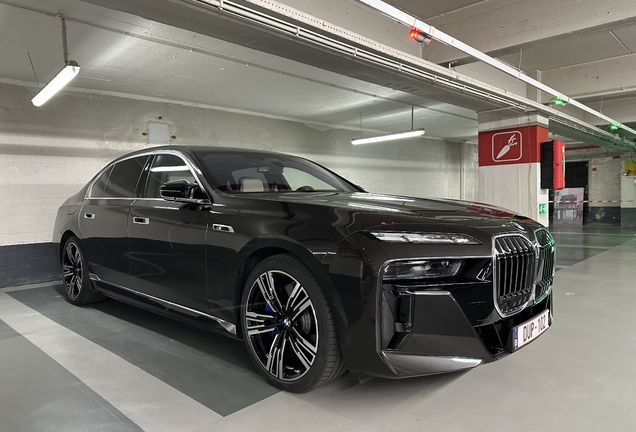 BMW M760e xDrive