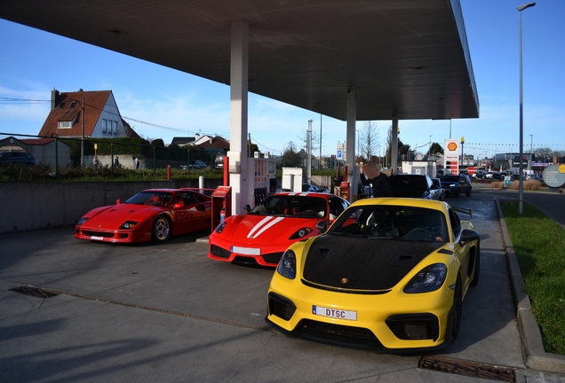 Porsche 718 Cayman GT4 RS Weissach Package