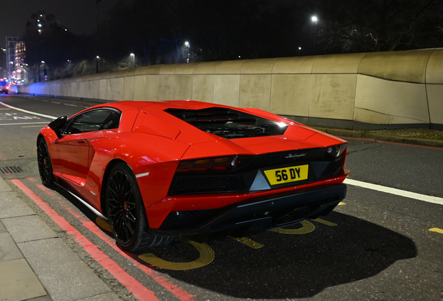 Lamborghini Aventador S LP740-4