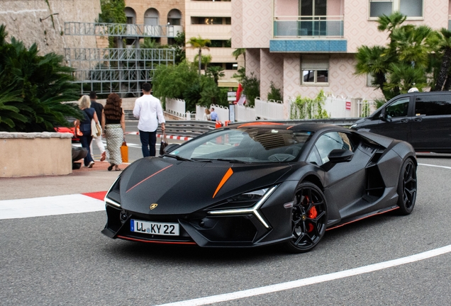Lamborghini Revuelto