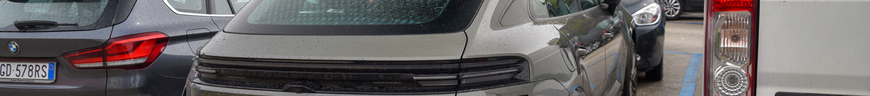 Porsche Macan EV Turbo