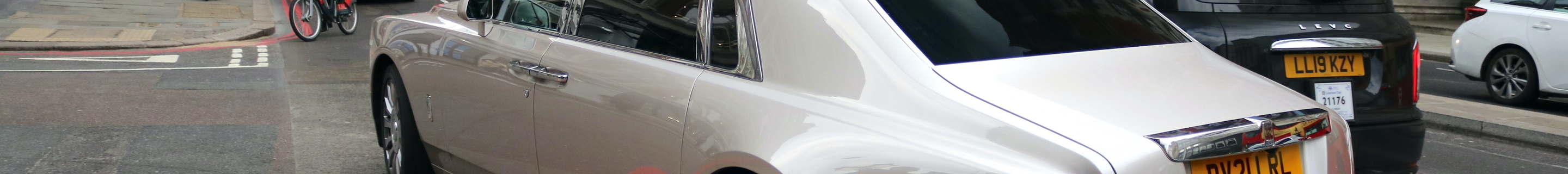 Rolls-Royce Phantom VIII EWB