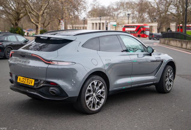 Aston Martin DBX