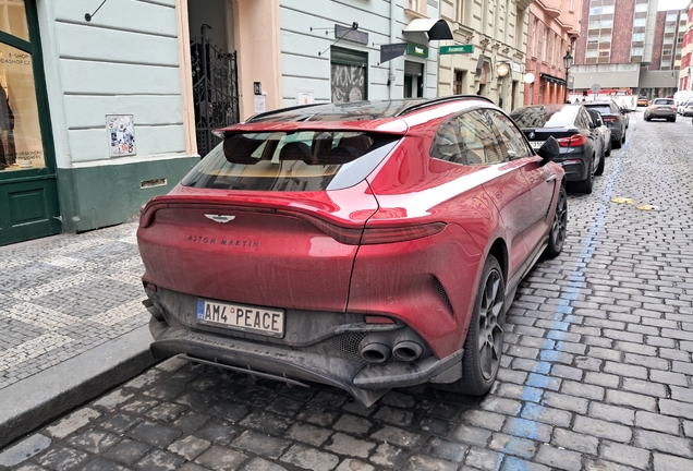 Aston Martin DBX707