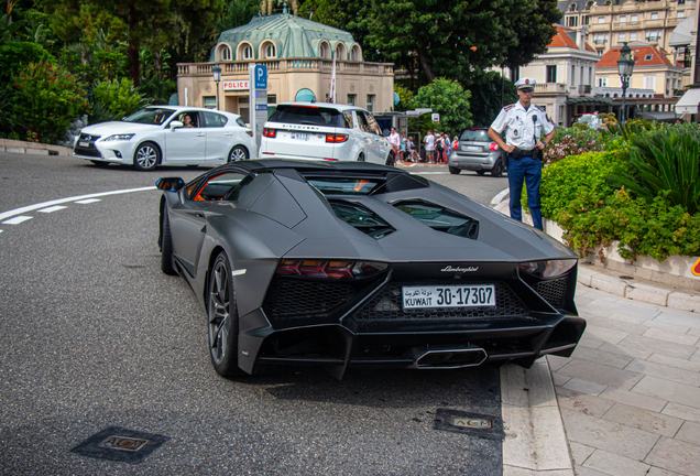 Lamborghini Aventador LP700-4 Roadster