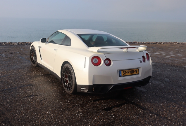 Nissan GT-R 2011