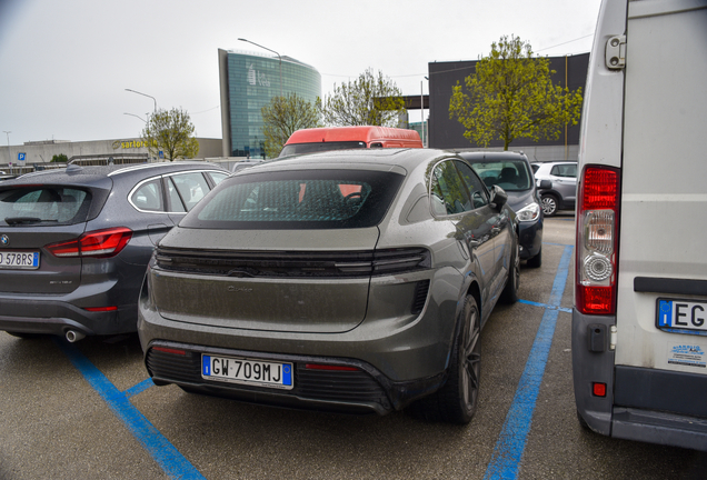 Porsche Macan EV Turbo