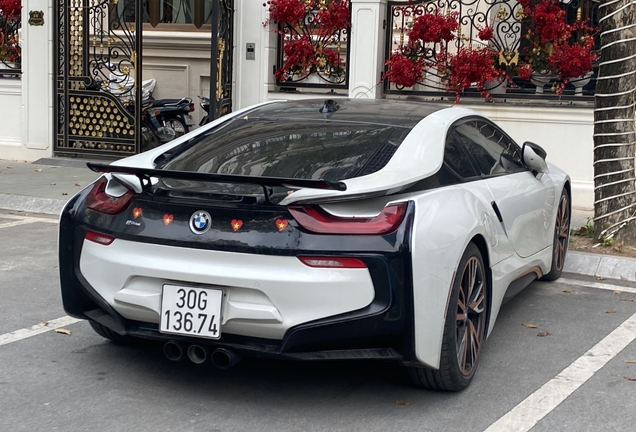 BMW i8