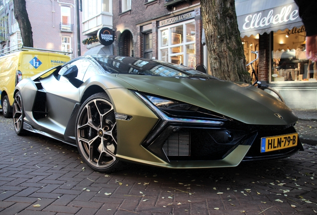 Lamborghini Revuelto