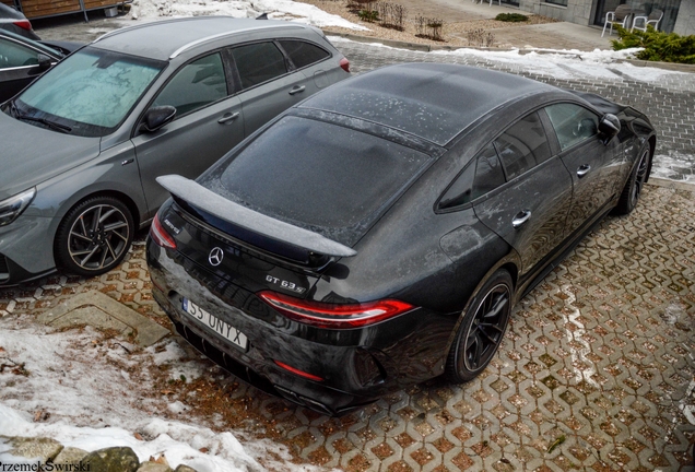 Mercedes-AMG GT 63 S X290