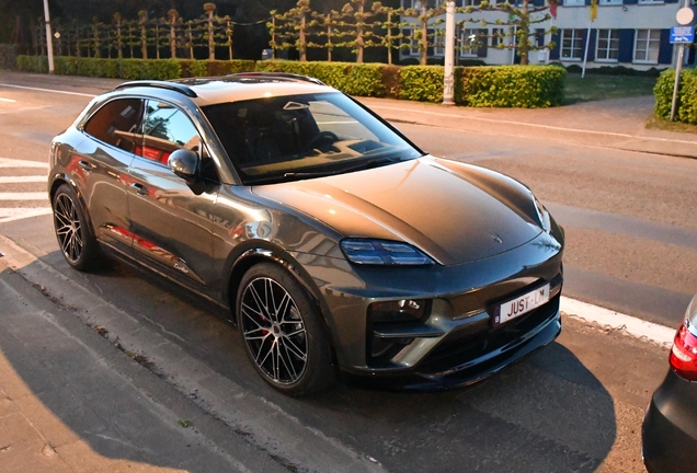 Porsche Macan EV Turbo