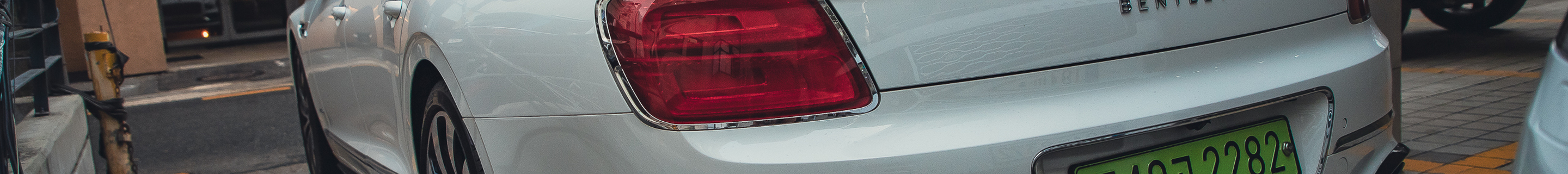 Bentley Flying Spur V8 Azure