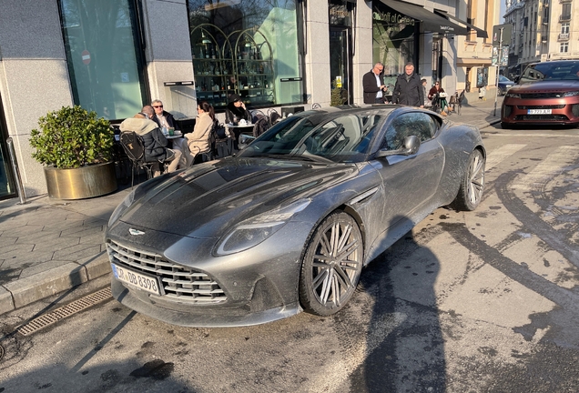 Aston Martin DB12