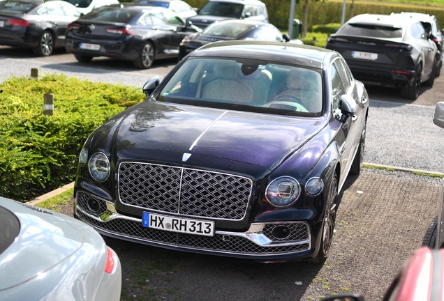Bentley Flying Spur V8 2022 Mulliner