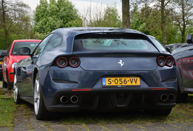 Ferrari GTC4Lusso