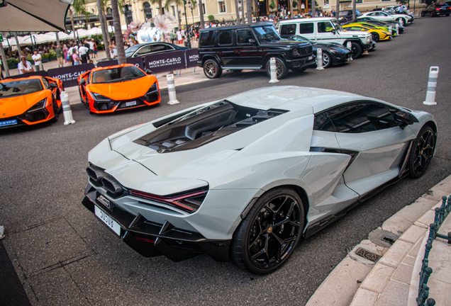 Lamborghini Revuelto