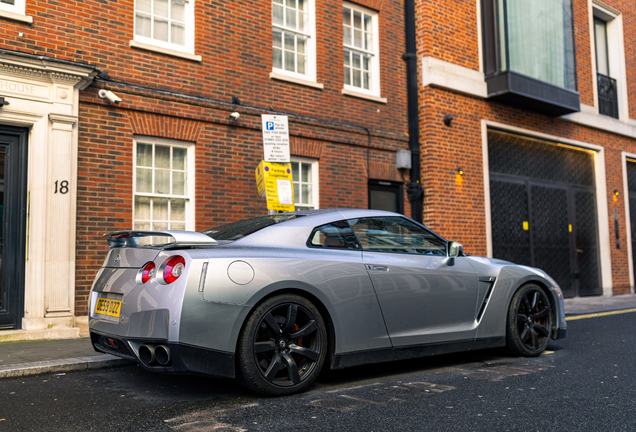 Nissan GT-R