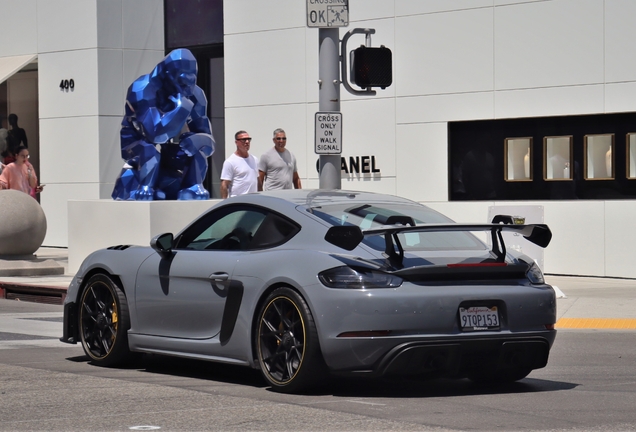Porsche 718 Cayman GT4 RS
