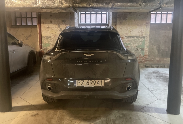 Aston Martin DBX
