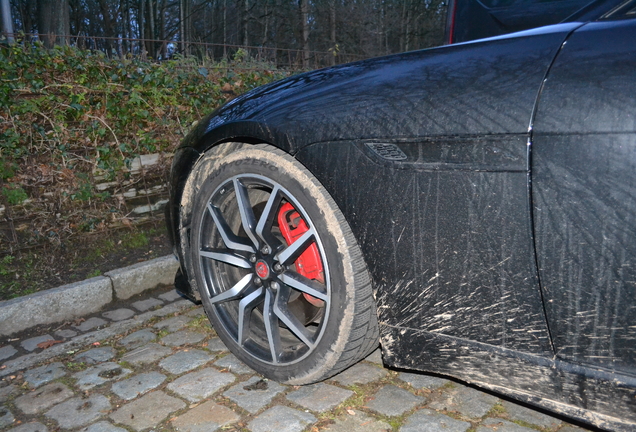 Jaguar F-TYPE R Coupé 2020