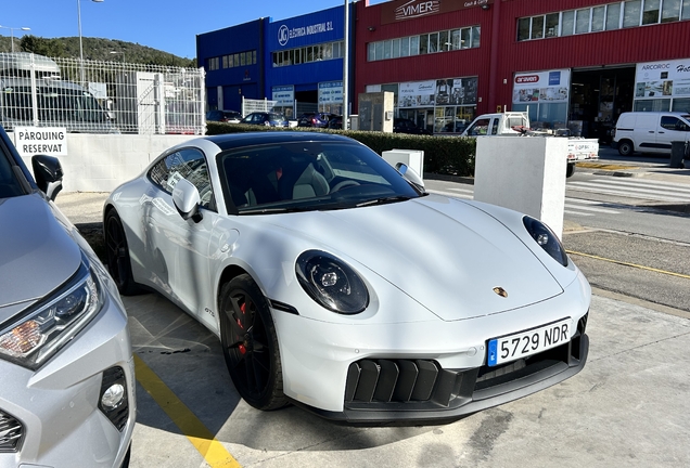 Porsche 992 Carrera 4 GTS MkII