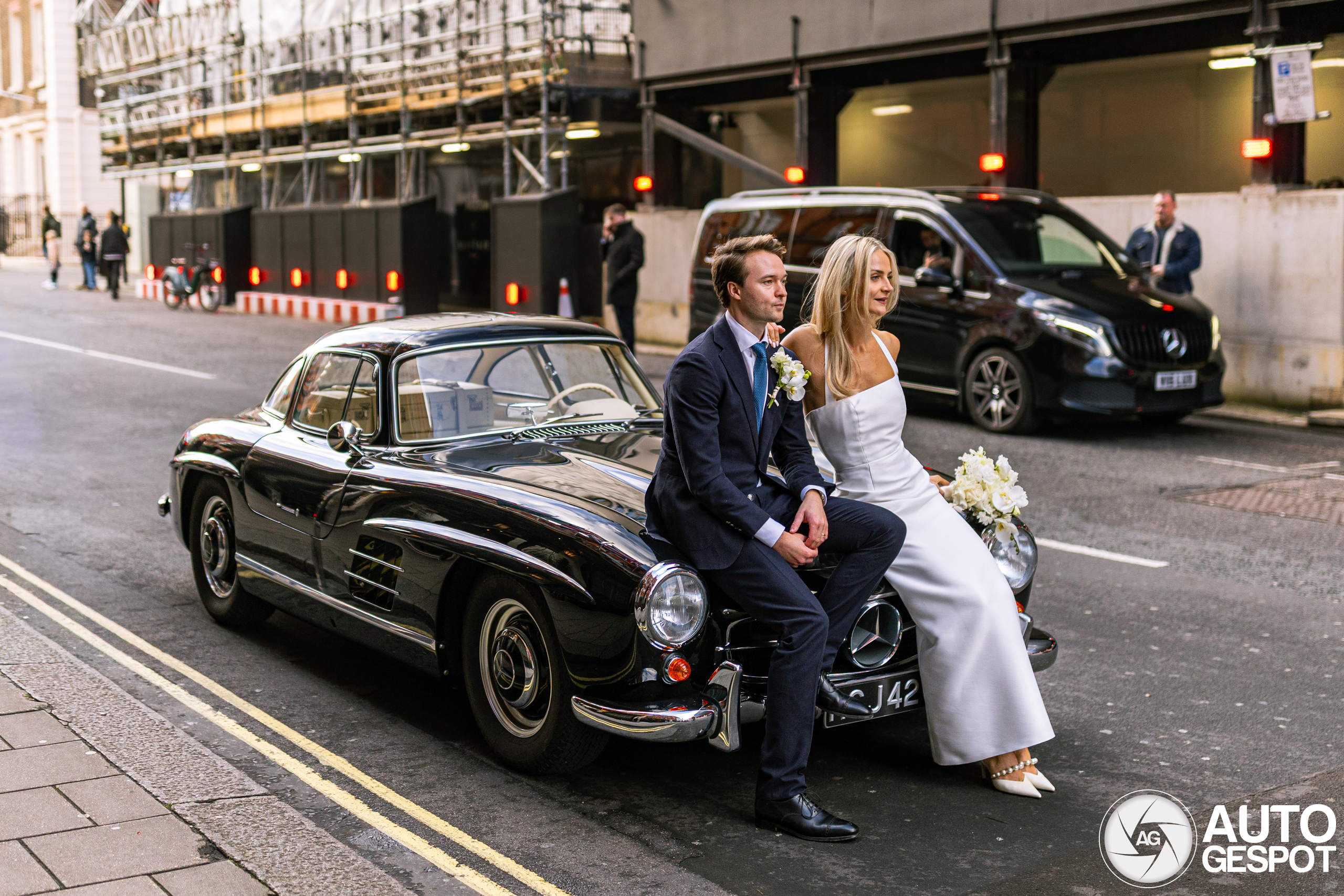 Honeymoon in a Gullwing: The perfect wedding car?
