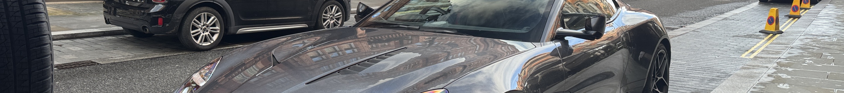 Aston Martin Vanquish 2025