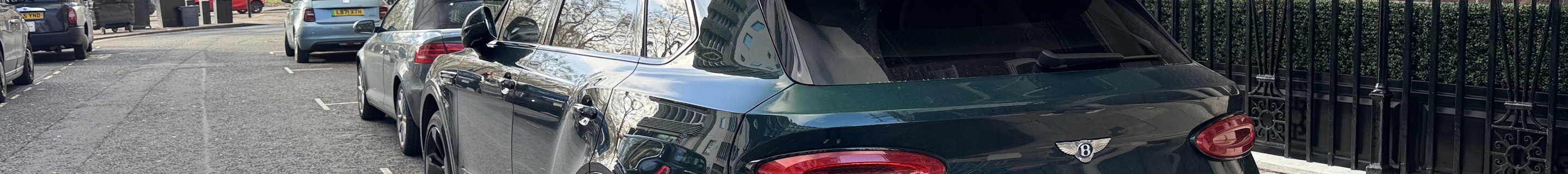 Bentley Bentayga Azure