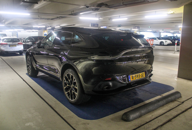 Aston Martin DBX