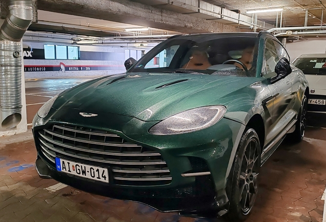 Aston Martin DBX707