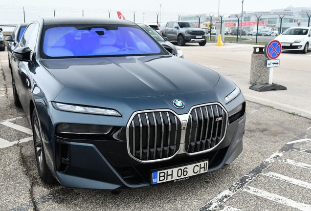 BMW M760e xDrive