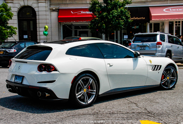 Ferrari GTC4Lusso