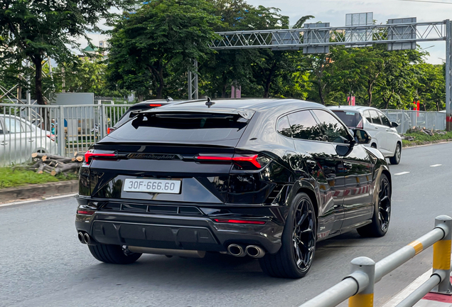 Lamborghini Urus Performante