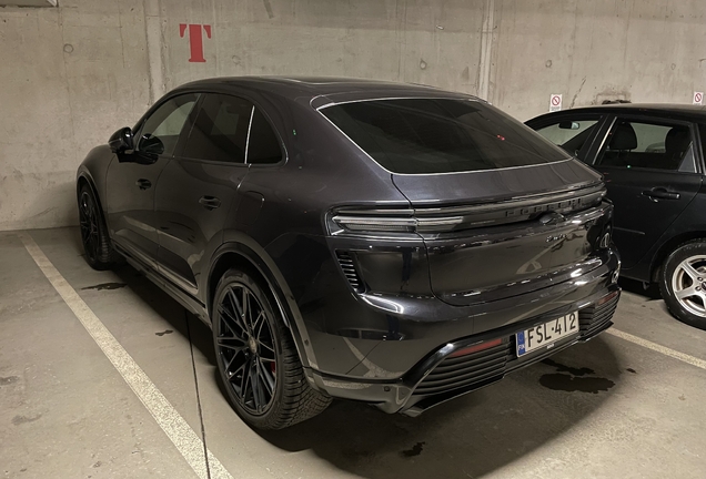 Porsche Macan EV Turbo