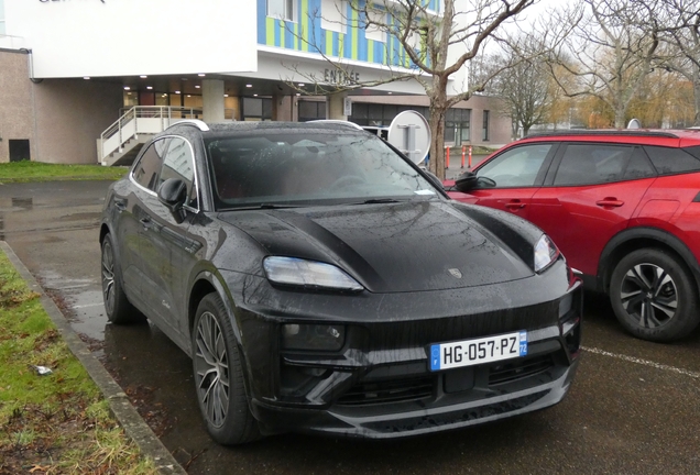 Porsche Macan EV Turbo