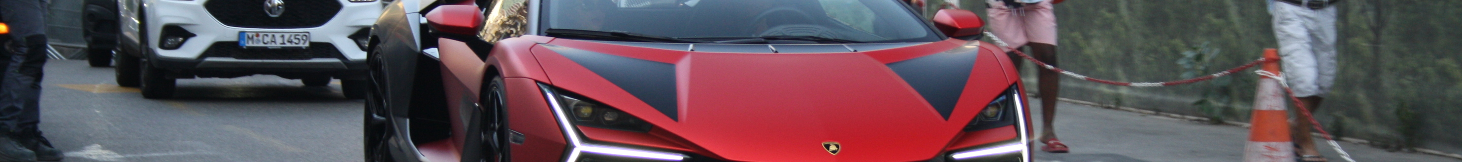 Lamborghini Revuelto