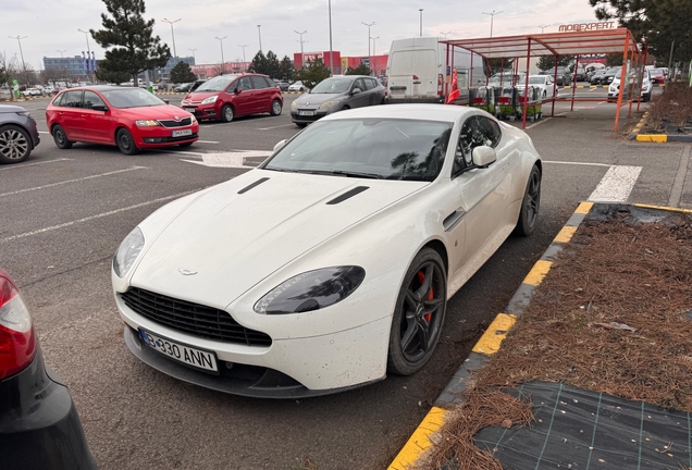 Aston Martin V8 Vantage 2012