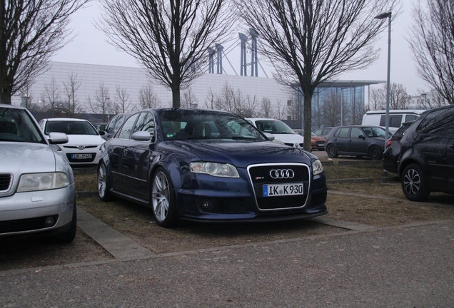 Audi RS4 Sedan