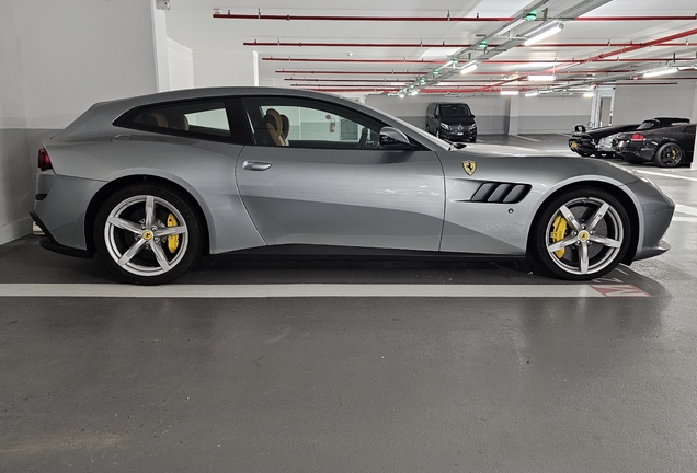 Ferrari GTC4Lusso