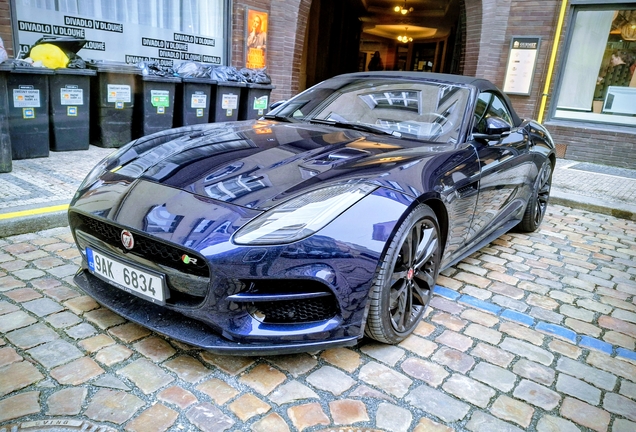 Jaguar F-TYPE R Convertible 2017