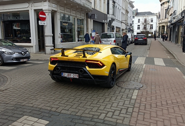Lamborghini Huracán LP640-4 Performante