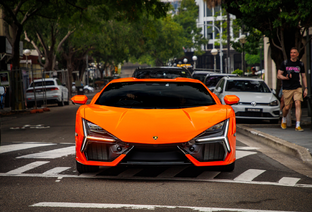 Lamborghini Revuelto