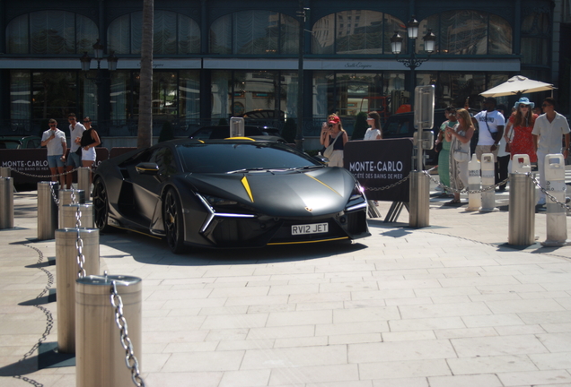 Lamborghini Revuelto