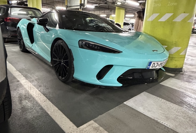 McLaren GT