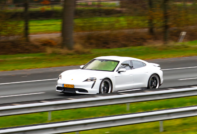 Porsche Taycan Turbo